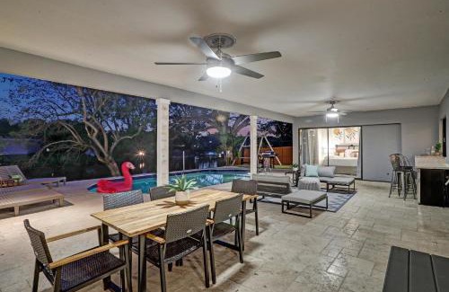 Plantation House | Florida Dream Home: Pool Lakeview Game Room ~