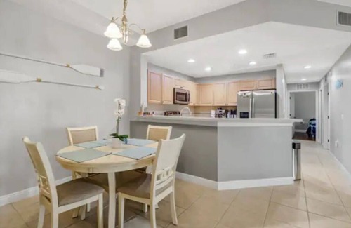 Diplomat Condo | Florida Retreatn