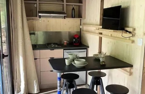 Vicdessos Ski Chalet | Flower Camping LA BEXANELLE * - Chalet Victoria Confort 20m² - 1 bedroom + TV + Covered terrace 4 people