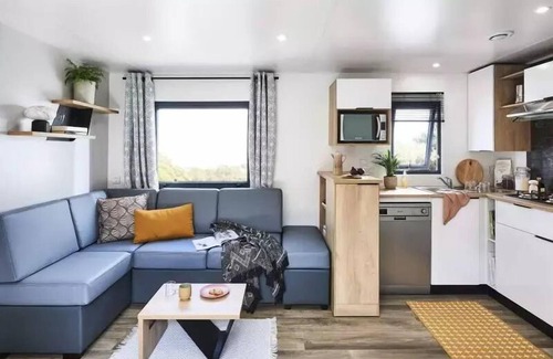 Saint-Paulien House | Flower Camping La Rochelambert * - Mobile home Premium 37m2 3 bedrooms + Terrace + TV + LV + BBQ + 2SDB + District Pieton 6 persons