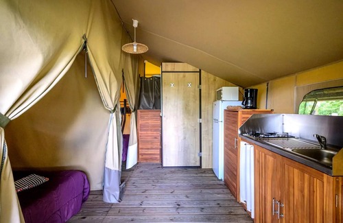 Hauterives House | Flower Camping Le Château * - Lodge Kenya Comfort 35m2 2 bedrooms + covered terrace 5 people