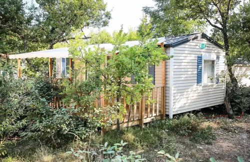 Banon House | Flower Camping le Epi Bleu * - Mobile home Comfort 26m2 (2 bedrooms) + covered terrace 10m2 4 people