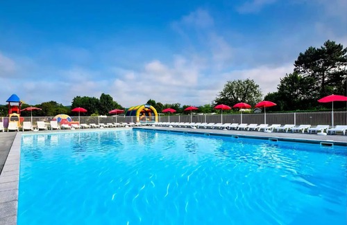 Souillac House | Flower Camping Les Ondines * - Mobil-Home Bois Premium 30m2 2 bedrooms + semi-covered terrace + TV + CLIM 5 people