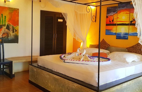 Weerawila House | Flower Garden Lake resort