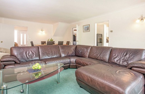 Roundham Cottage | Flower Pots House - UK39782
