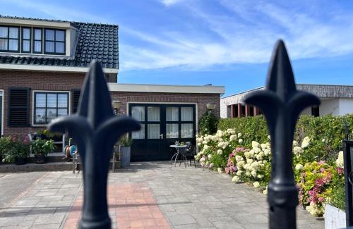 De Engel Bed & Breakfast | Flowerbed