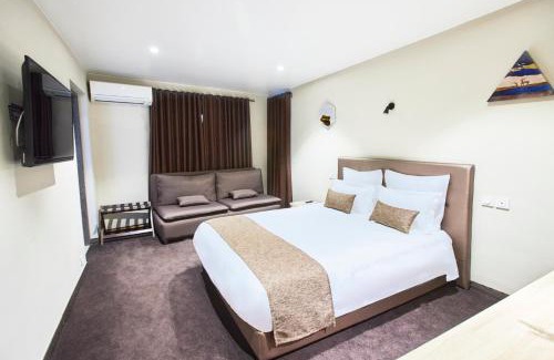 Ambohibao Hotel | FLY INN Madagascar HOTEL - Navette GRATUITE H24 - à 300m de l'Aéroport International Ivato-Antananarivo