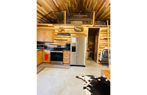 Dorchester Cabin | Fly Reel Cabin w/hot tub
