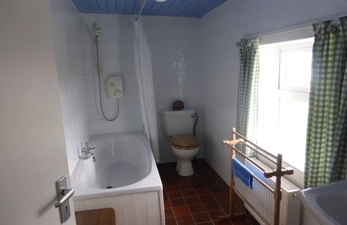 Cashel Cottage | Foden's Cottage is a family holiday home on a remote peninsula in Connemara