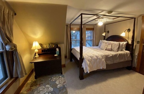 North Sutton Bed & Breakfast | Follansbee Inn
