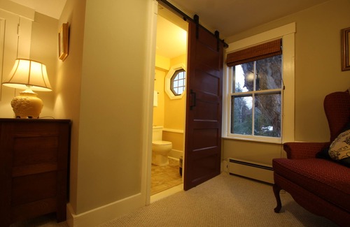 North Sutton Bed & Breakfast | Follansbee Inn
