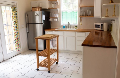 Fondren House | Fondren Cottage - close to restaurants, hospitals. Cozy & comfy!