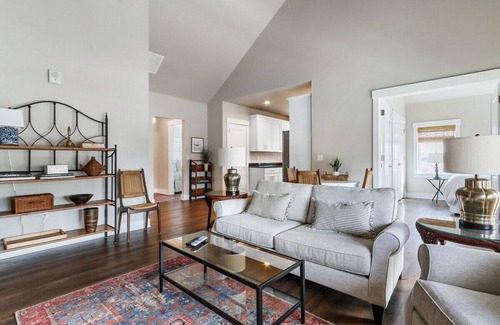 Fontana-on-Geneva Lake Condo | Fontana Harbor 168 |Balcony |7 Min Walk to Beach |New Condo Building Next to The Abbey Resort