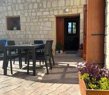 Anarita House | Fontana Traditional House