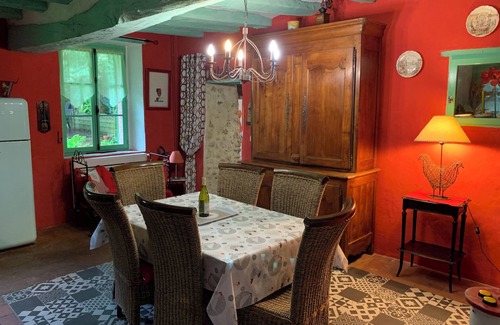 Beaumont-sur-Deme House | For peaceful holidays Gîte Beaumont sur Dême 8 persons