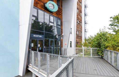 Poole Apartment | For Students Only Corfe House in Poole