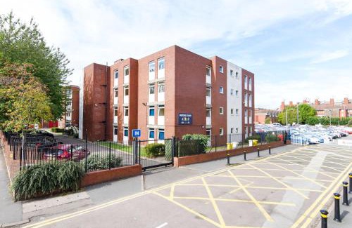 Welford Apartment | For Students Only Queens Court at Leicester