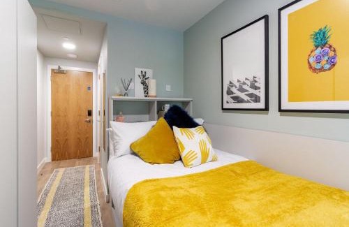 Leeds Apartment | For Students Only - The Refinery in Leeds