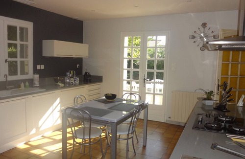 Venejan House | For succeeded holidays, quiet villa, pool, summer kitchen, sun of the south