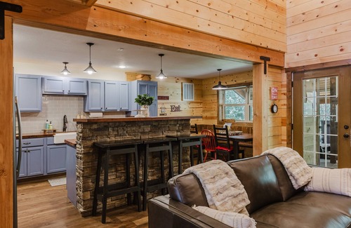 San Juan River Village Cabin | Forest Cabin | Hot Tub, Trails, Near Skiing & Town