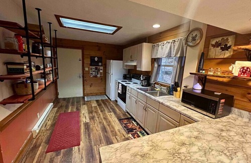 Traphill House | Forest Cabin Minutes from Stone Mountain, NC