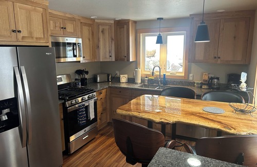 Intervale House | Forest Edge Homestead Charming 2 bdr. Bungalow in heart of MT Washington Valley