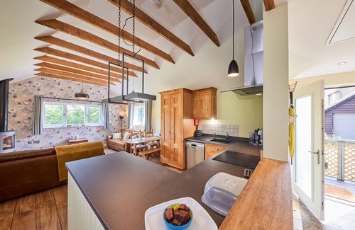 Balcombe Cottage | FOREST FARM COTTAGE, pet friendly, with open fire in Balcombe
