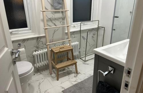 Forest Hill Apartment | Forest Hill 1-Bed 2 mins Station
