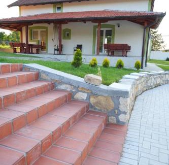 Mladenovac Apartment | Forest House