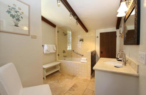 Southeast Carmel Cabin | Forest Lodge