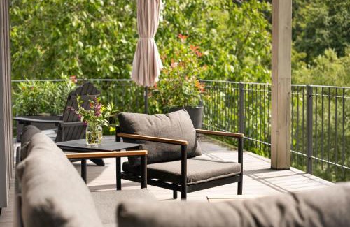 Oberwinkelhausen Apartment | Forest Retreat- Serene 160m2 with Forest Views