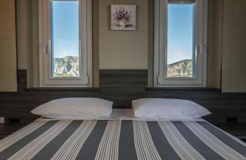 Dernice House | Foresteria La Merlina