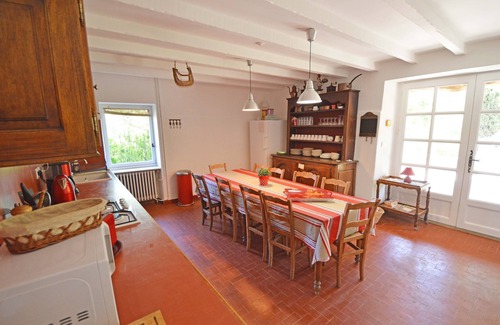 Viviers House | Former Ardèchoise farmhouse 12/14p 6 bdrms Private heated swimming pool not overlooked