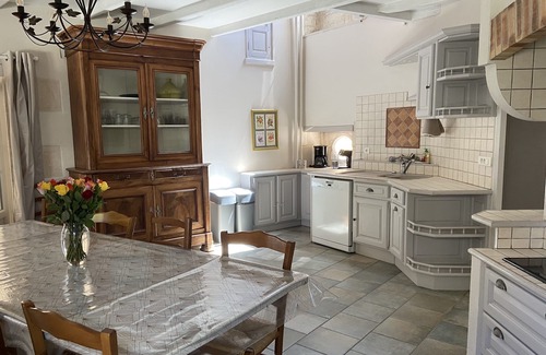 Arcais House | Former market garden house with swimming pool and tennis court