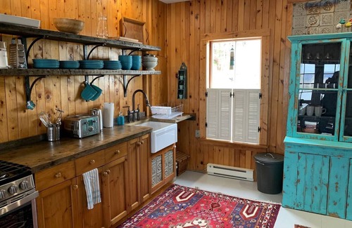 Granville Ferry Apartment | Former Shoemaker Studio on the Annapolis River
