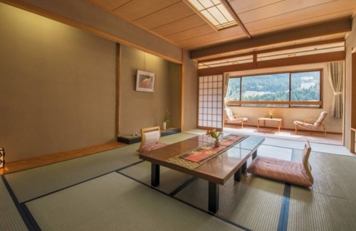 Gero Onsen House | Former Taikanso Japanesestyle room 12 tatami /Gero Gifu
