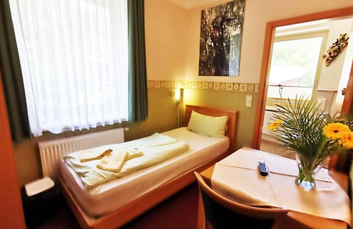 Schoenstedt House | Forsthaus Thiemsburg