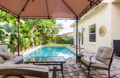 Imperial Point Apartment | Fort Lauderdale guest house