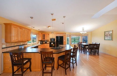 Langley House | Fort Wine Burrow: Entire Private Estate Home