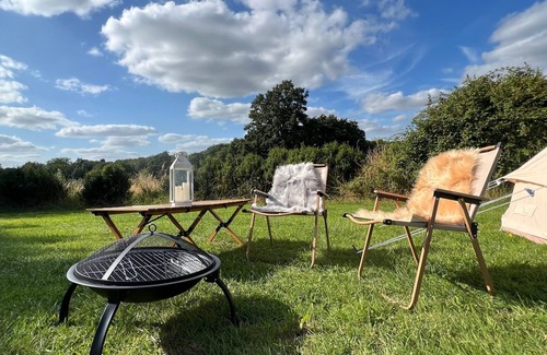 Moreton-in-Marsh RV Rental | Fossewold Camping Bell Tent 2 of 4
