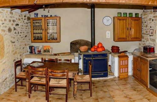 Frayssinet-le-Gelat Cottage | Four beautiful 4* Gites surrounding a courtyard, perfect for families and groups