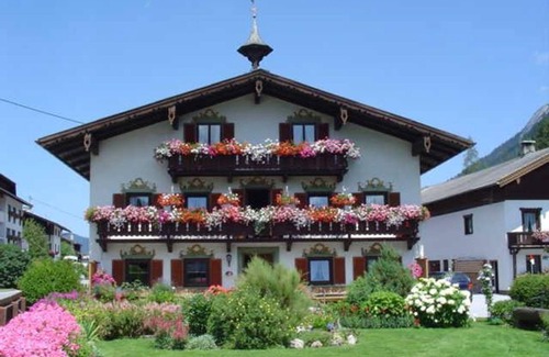Achenkirch Apartment | Four-bed room with shower - Landhaus Mayer