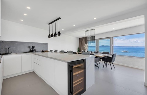 Drasnice Apartment | Four-bedroom apartment with terrace and sea view Drašnice, Makarska (A-21341-b)