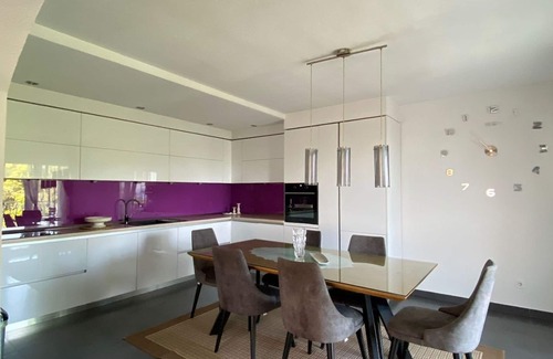 Sucuraj Apartment | Four-bedroom apartment near beach Sućuraj, Hvar (A-578-a)