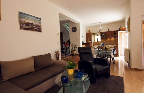 Viskovo House | Four Bedroom Holiday Home