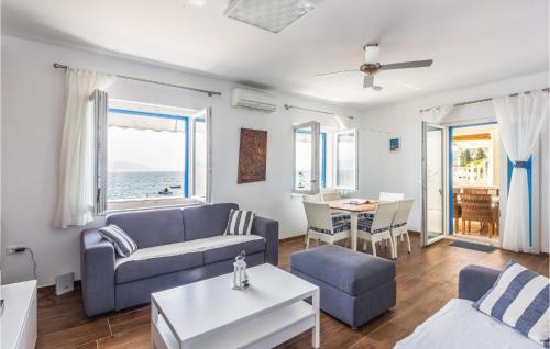 Brist House | Four-Bedroom Holiday Home In Brist