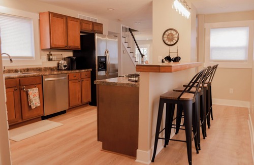 Lapeer House | Four bedroom home walking distance to Historical Downtown Lapeer,