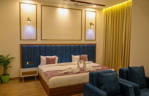 Kasganj Hotel | Four Leaf Hotel