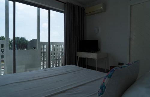 Wellawatta South Hotel | Four Petals Inn