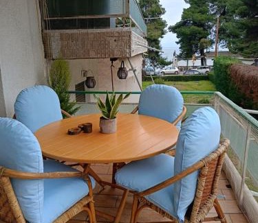 Kamena Vourla Apartment | Four Reasons Apts Kamena Vourla